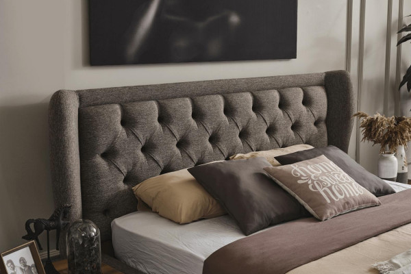 Schlofzëmmer-Set Gepolstert Bett 2x Nueschtstësch Kleederschaf 4-Teile Set