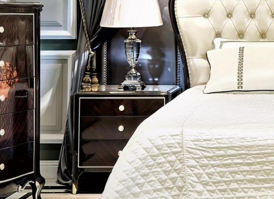 Chesterfield Design Schlofzëmmer Nuetsdësch 2x Italienesch Miwwelen 4 Stéck Set Nei