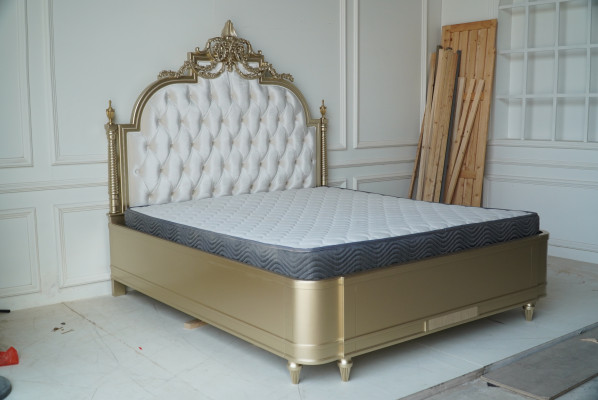 Chesterfield Holz Duebelbett Bettendesign Polsterbett Ehe Schlofzëmmer 180x200