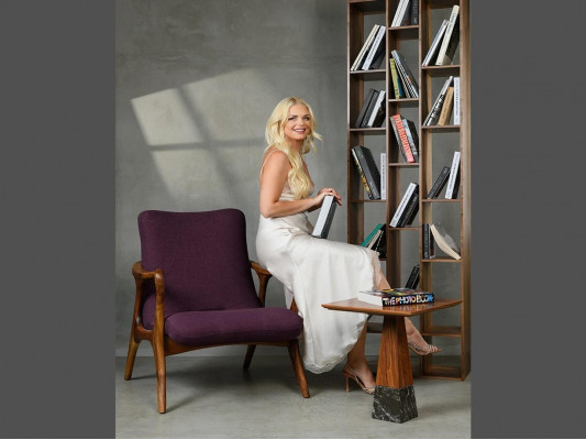 Design Sëtzmiwwel Lila Fotell Canapé Sëtz Wunnzëmmer Holz Modern Polster Stoff