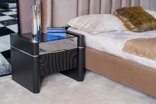 Luxus Schlofkummer Set Bett + 2x Nuetsdëscher Holz Komplett Modern Nei