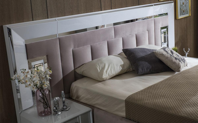 Schlofkummersaz Luxus Komplett Bett 2x Nuetsdësch Modern Miwwelen 3-Teileg Nei