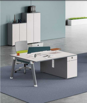 Bureaudësch Dësch Aarbechtsdësch Ariichtung Miwwelen Holz Büro Sekretär