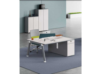 Bureaudësch Dësch Aarbechtsdësch Ariichtung Miwwelen Holz Büro Sekretär
