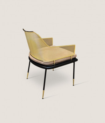 Luxuriéisen Designer-Einsitzer mat Edelstahlelementer Nei Still
