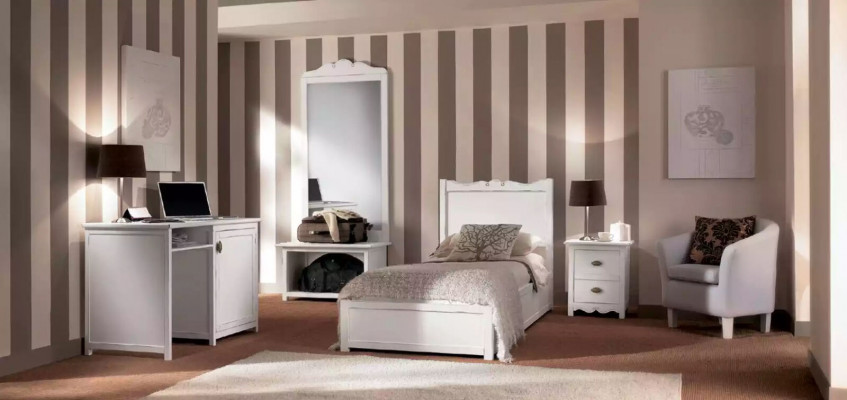 Schlofzëmmer Bett Nuetsdësch Schreifdësch Standspigel Grupp Set 4 Deeler.