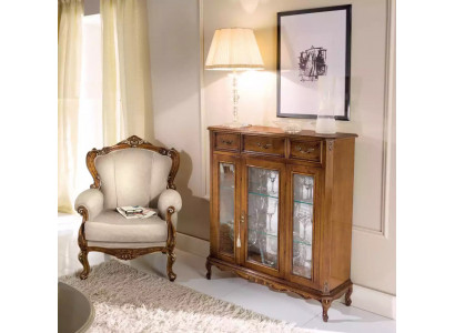 Klassescht Möbeldesign Vitrin brong Glasschaf elegant luxuriéis nei