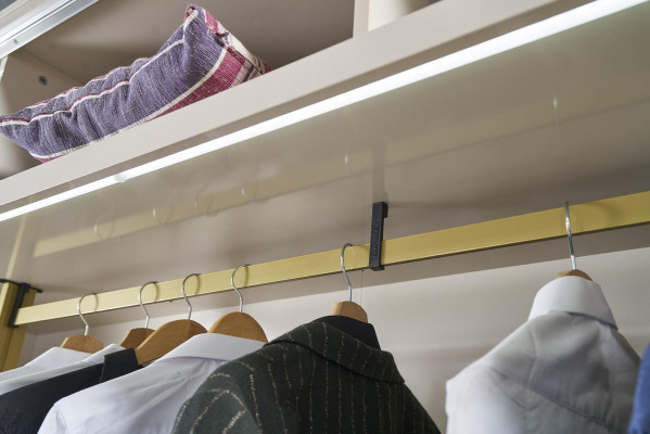 Héichglanz Kleederschaf Schlofkummer Schief Eckschaf Luxus Miwwelen Gold Béisch