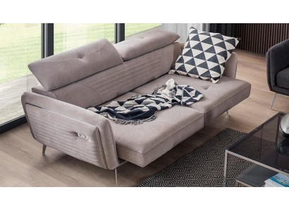 Luxuriéis, modëscht Zweisëtzersofa mat Textilpolsterung op héije Been
