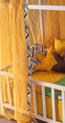 Niddreg Bett Himmelbett Schlofkummer Himmelbetter Kannerzëmmer