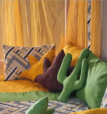 Niddreg Bett Himmelbett Schlofkummer Himmelbetter Kannerzëmmer