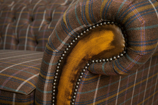 Klassesch Chesterfield Sofa 3-Sëtzer Design Sofas Polster Couchen Lieder Brong