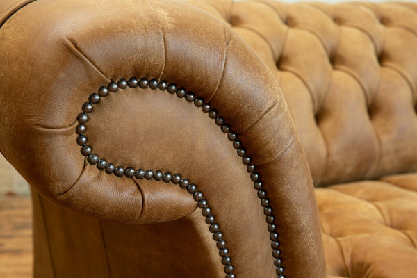Chesterfield Braun Canapé Sofa Polster 4 Sëtzer Canapéen Sëtz Garnitur