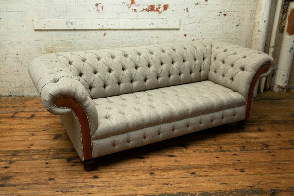 Grau Chesterfield Dräisëtzer Couch Polster Design Sofa Moderner 3er