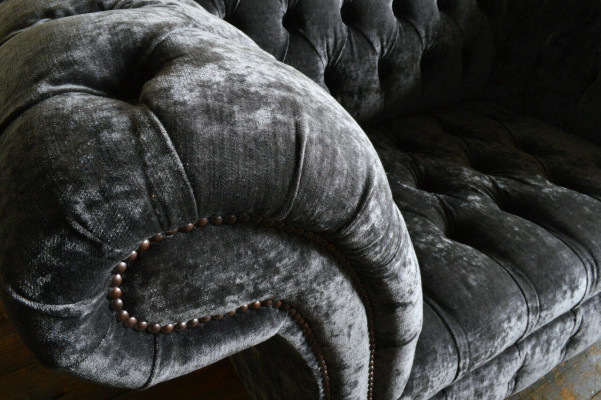 Designer Chesterfield Gro Luksus Couch Sofa 4 Sëtzer Stoff Sofa