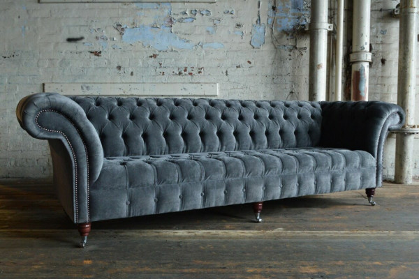 Designer Gro Chesterfield Couch Grouss Sofa 4-Sëtzer Polstermiedelen