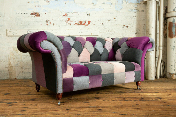 Chesterfield 2 Sëtzer Sofa Textil Couch Polster Design Faarweg Sofas
