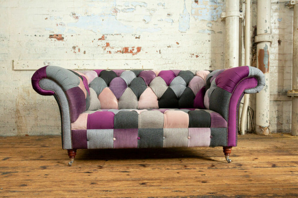Chesterfield 2 Sëtzer Sofa Textil Couch Polster Design Faarweg Sofas