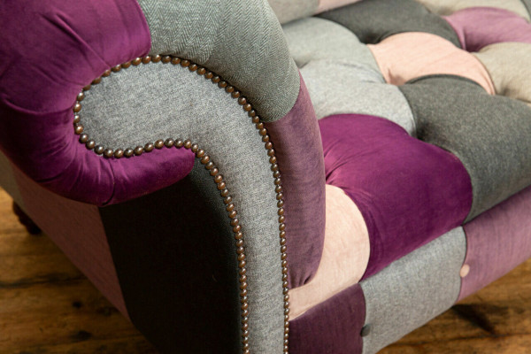 Chesterfield 2 Sëtzer Sofa Textil Couch Polster Design Faarweg Sofas