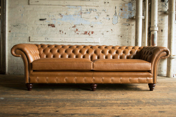 Braune Chesterfield Sofa Luxus 4-Sëtzer Couch Polster Stoff Sëtzer