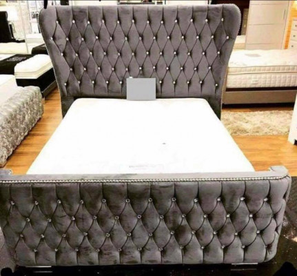 Chesterfield Stoffbett Schlofzëmmer Better Duebel Polster 140/160/180/200 cm