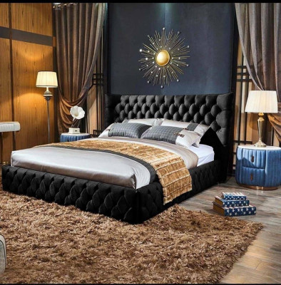 Chesterfield Schwaarzt Bett Schlofzëmmer Better Textil Samt Grouss Hotel Better