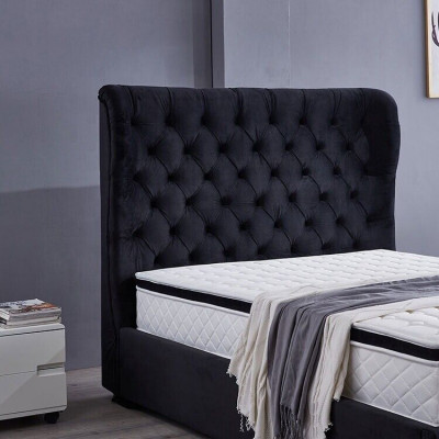 Schwaarzt Chesterfield Polsterbett Luxus Schlofzëmmer Deko Design Better Lieder
