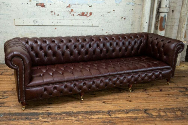 Brongt Chesterfield 4-Sëtzer Klassesch Luxus Barock Rokoko Sofa