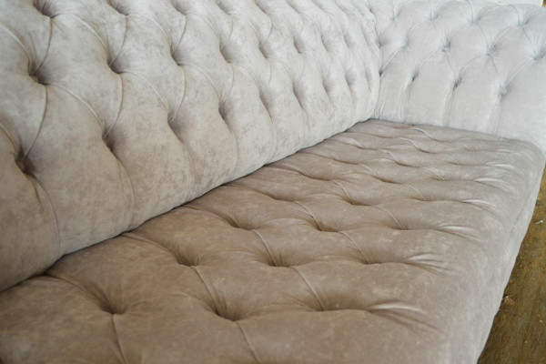 Chesterfield Sofa 4 Sëtzer XXL Polster Designer Couchen Sofas Garnitur