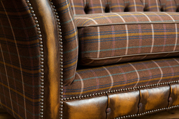 Klassesch Designer Braun Sofa Dräisëtzer Sëtz Chesterfield-Stil Modern Couch