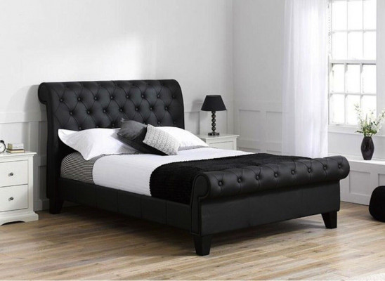 Schwaarzt Chesterfield Hotel Duebelbett Schlofkummer Polster Luxus Miwwelen