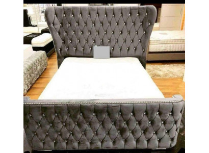 Chesterfield Hotel Duebel Liederbett Schlofzëmmer Polster Luxus Better 200x200