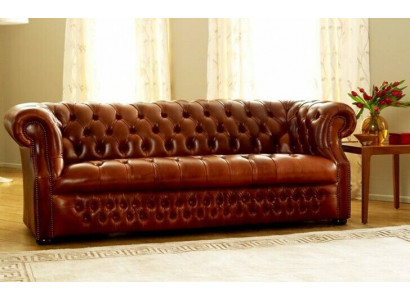 Braune Chesterfield Dräisëtzer Designer 3-Sëtzer Sofa Stilvoll Couch