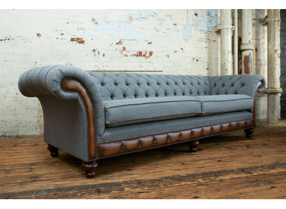 Chesterfield Liederfotell Stoffsofafotell Sofa Kanapee Polster Wunnzëmmer Moossufäerdegung