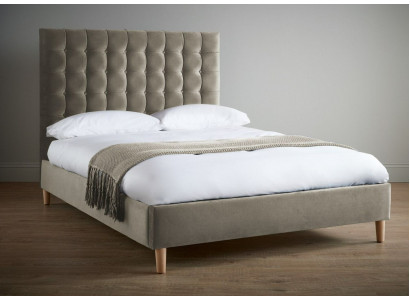 Grouss Luxus Chesterfield Duebelbett gepolstert Schlofkummer Bett