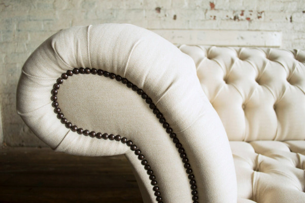 Modern beige Chesterfield 3-Sëtzer Sofa Wunnzëmmer Canapé