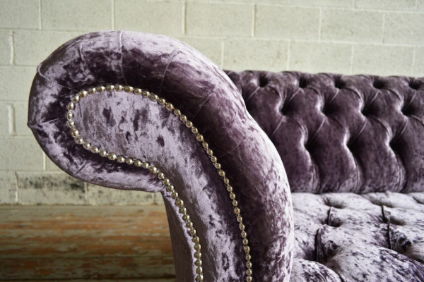 Stilvollen Liila Chesterfield Drësëtzer Luxus Wunnzëmmer 3er Couche