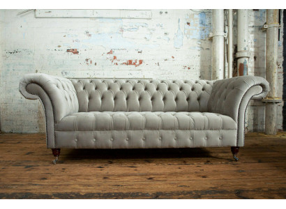 Stilvollen hellgréngen Chesterfield Dräisëtzer Luxus Wunnzëmmer 3-Sëtzer