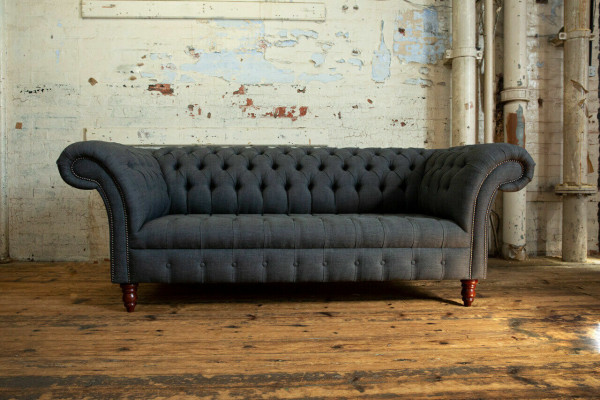 Grou Stoff Sofa Grou Chesterfield Dräisëtzer Luxus Wunnzëmmer Canapé