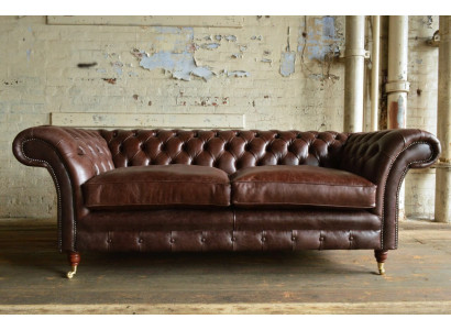 Braune Luxuss-Chesterfield 3-Sëtz Modern Wunnzëmmer Couche.