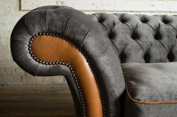 Grau-brongen Chesterfield 3-Sëtzer Luxus Couch fir d'Wunnzëmmer