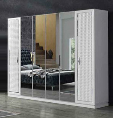 Schlofzëmmer Bett Nuetsdësch Kommod Spiegel Kleederschaf Chesterfield 5tlg.