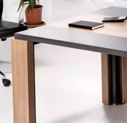 Héichwäerteg Konferenztische fir effizient Bespriechungen a Meetings.