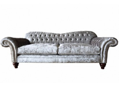 Luxoriéis klassescht Chesterfield-Sofa mat dräi Sëtzer a Gro.
