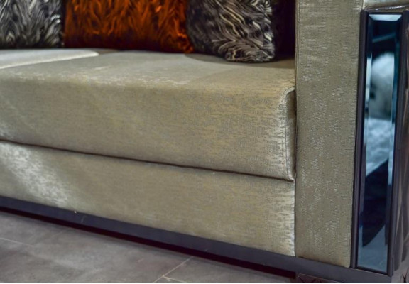 Dräisëtzer Luxus Sofa 3 Sëtz Sofas Sëtz Design brong Metall mat Textil