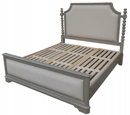 Elegante Doppelbett mat klasseschem Design an luxuriéiser Kappstull.