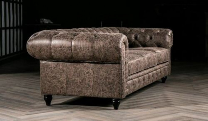 Härenclub Chesterfield Sofa Couch Lieder Polster Dräisëtzer Braun NEI