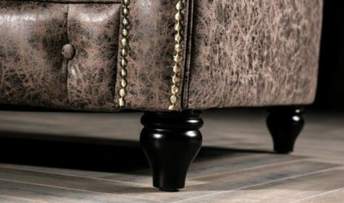 Härenclub Chesterfield Sofa Couch Lieder Polster Dräisëtzer Braun NEI