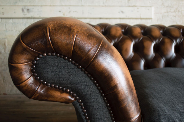 Chesterfield Design Stoff Kanapee Fauteuil 1.5 Sëtzer Polster Canapé Lounge Neit Club