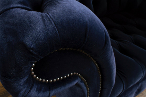 Chesterfield Sofa Couch Polster Garnitur 1,5 Sëtzer Sofas Klassesch Einsëtzer